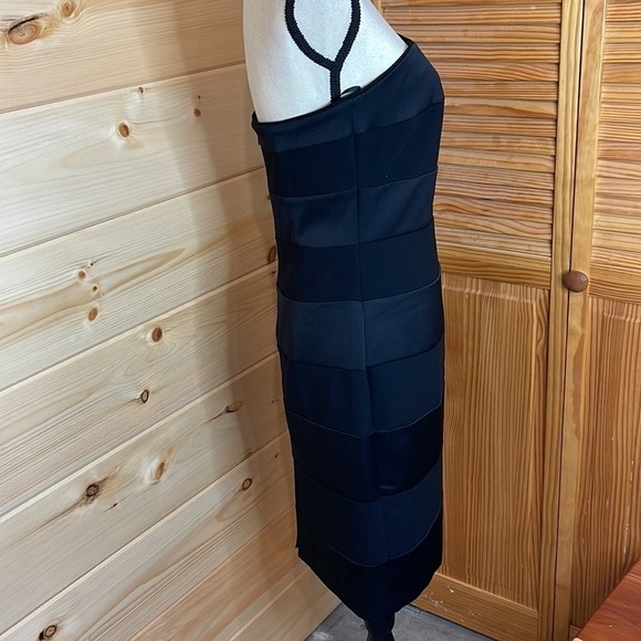 White House Black Market strapless black striped mini dress - size 6 - Picture 2 of 7